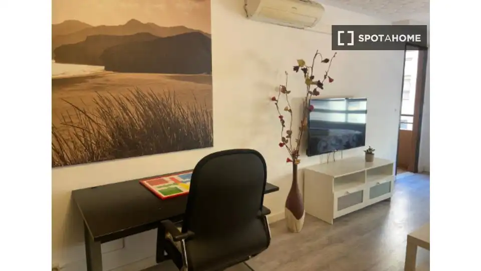 Living room of Flat for share in  Palma de Mallorca  with Air Conditioner, Terrace and Furnished