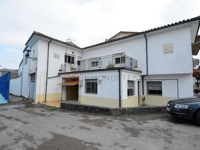 Vista exterior de Casa adosada en venda en Argoños  amb Calefacció i Terrassa