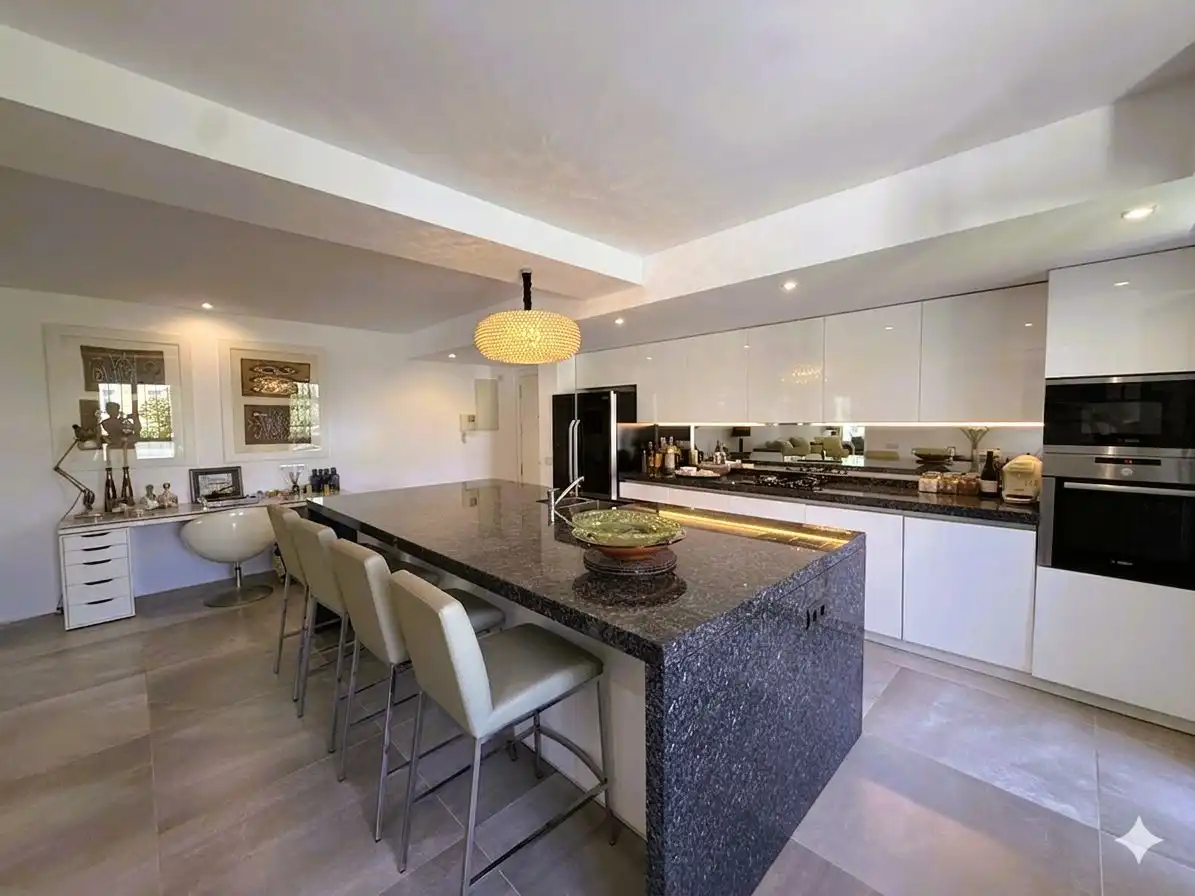 Cuina de Apartament en venda en Eivissa amb Aire condicionat, Terrassa i Piscina