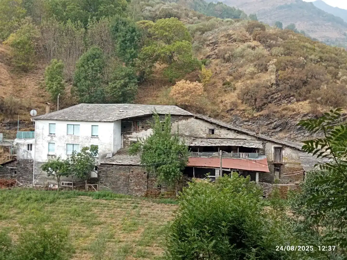Vista exterior de Piso en venta en Folgoso do Courel con Trastero y Amueblado