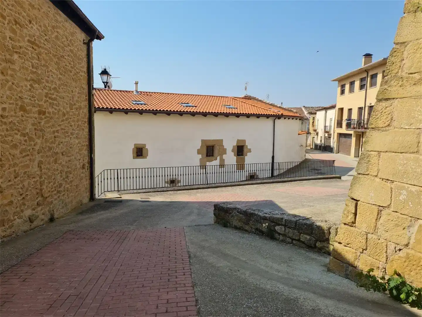 Vista exterior de Casa o chalet en venta en Kripan con Amueblado y Balcón