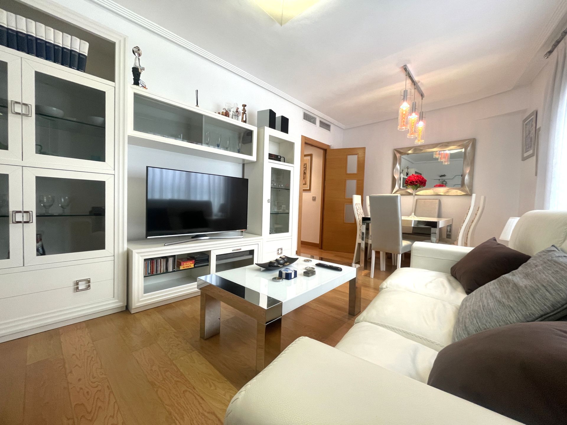 Living room of Flat to rent in  Murcia Capital  with Air Conditioner, Heating and Parquet flooring