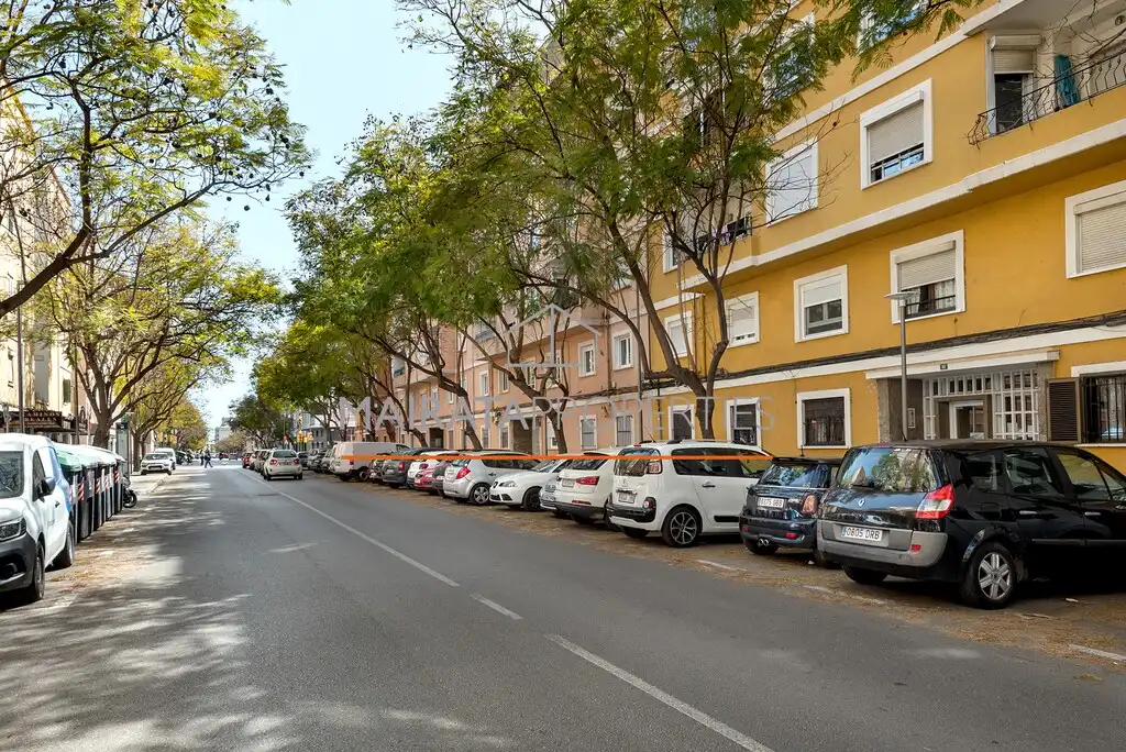 Exterior view of Flat for sale in  Palma de Mallorca  with Air Conditioner, Parquet flooring and Furnished
