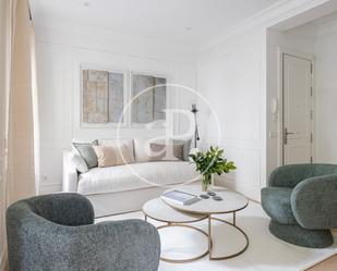 Living room of Flat for sale in  Madrid Capital  with Air Conditioner, Heating and Furnished