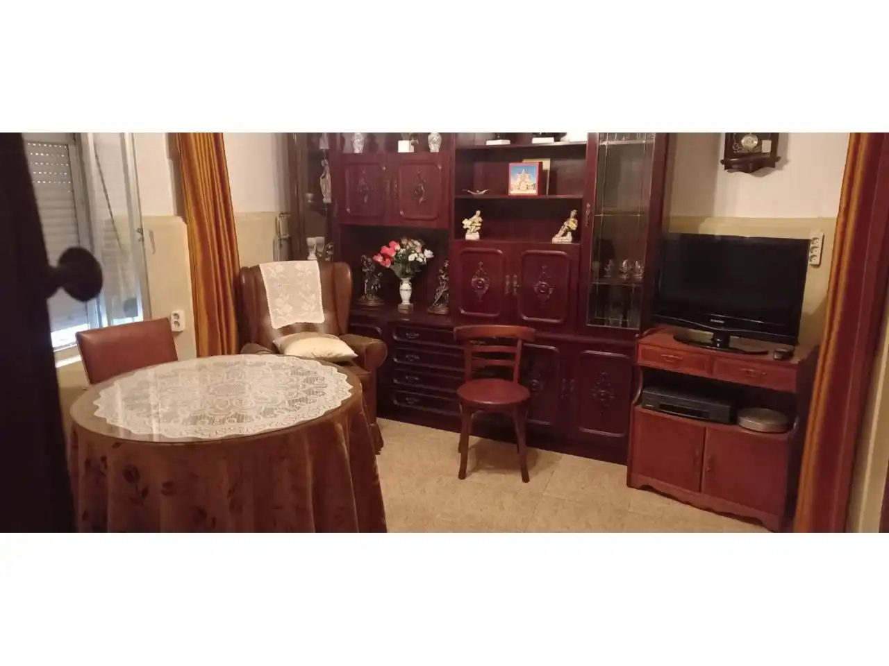Sala d'estar de Casa o xalet en venda en Fuenteguinaldo amb Calefacció i Moblat