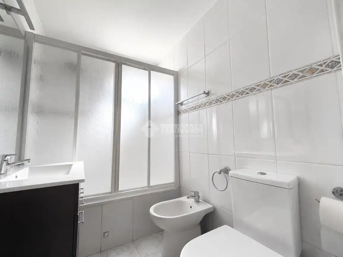 Bathroom of Flat for sale in Fuengirola