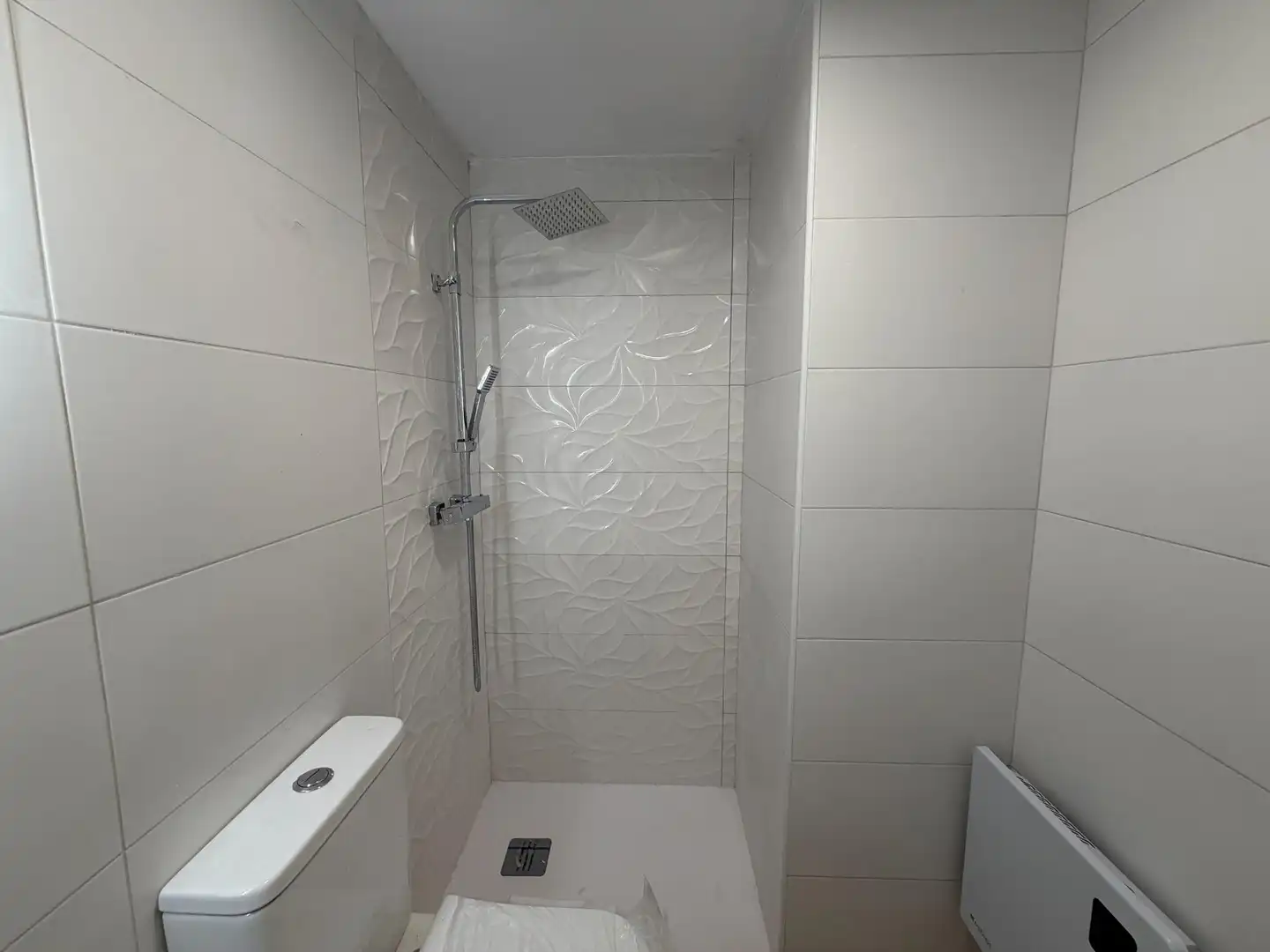 Badezimmer von Wohnung zum Verkauf in Salt