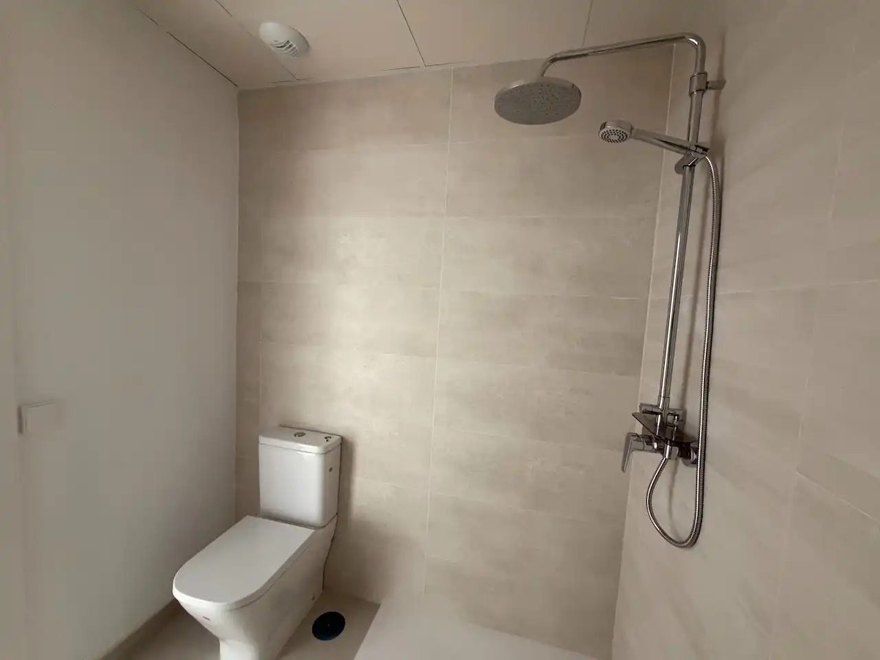 Baño de Piso en venta en Vélez-Málaga con Aire acondicionado, Calefacción y Terraza