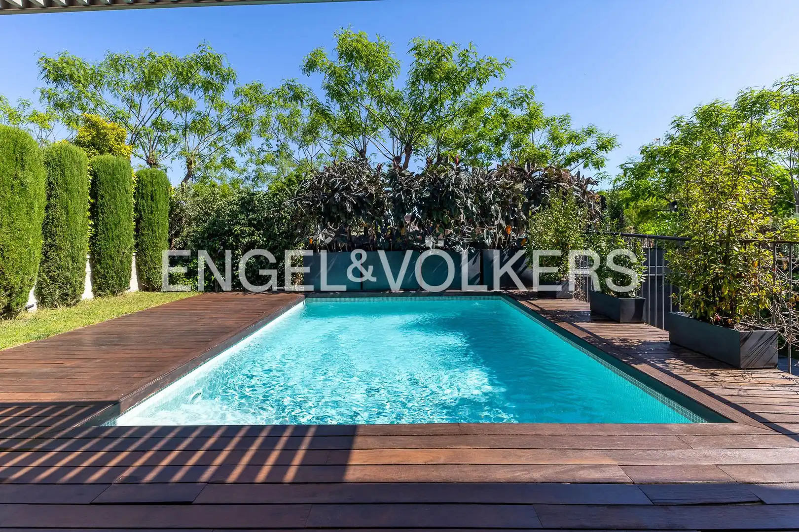 Piscina de Casa o xalet en venda en Vilassar de Dalt amb Aire condicionat, Calefacció i Jardí privat