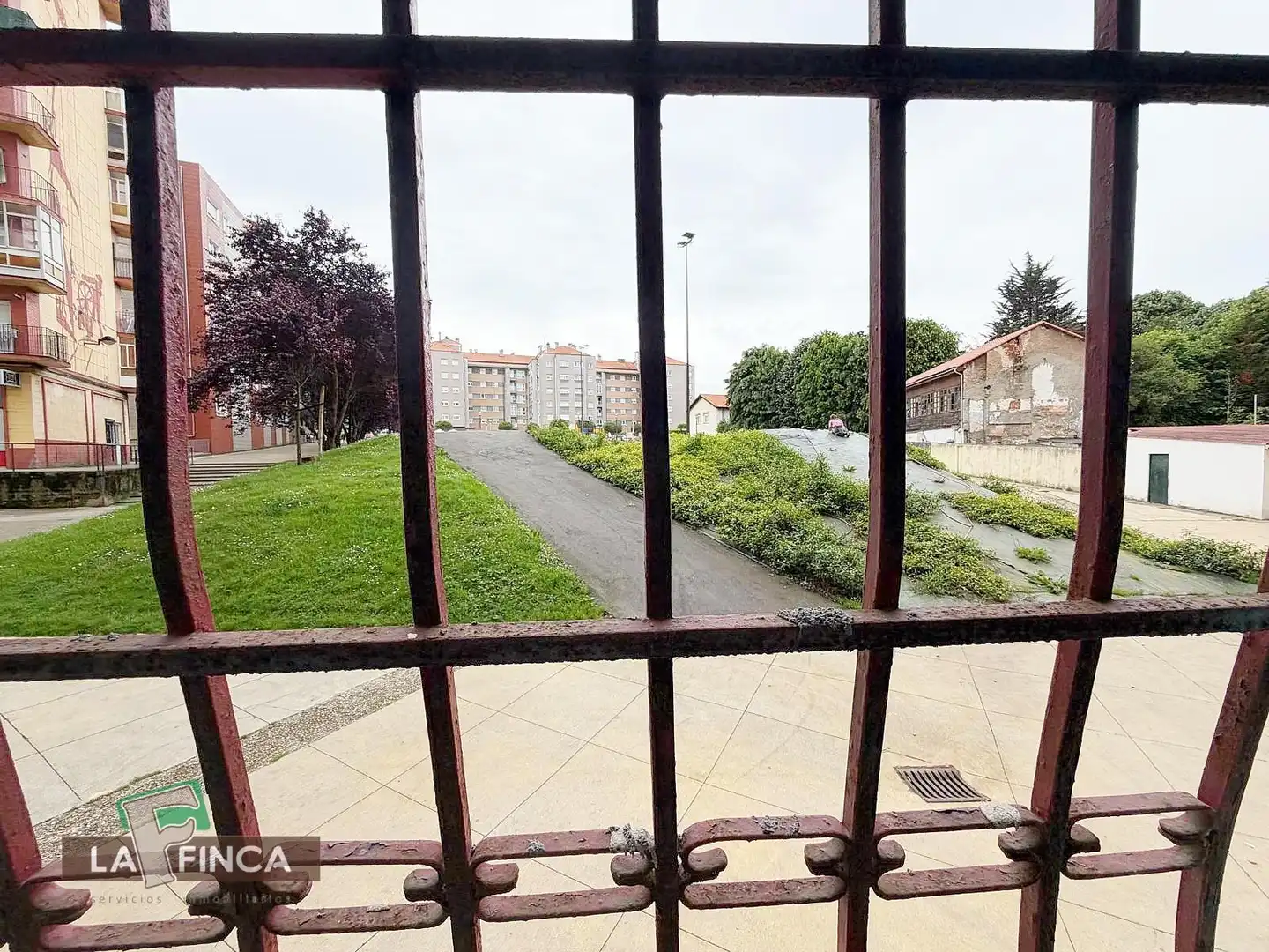 Exterior view of Commercial properties for sale in Avilés