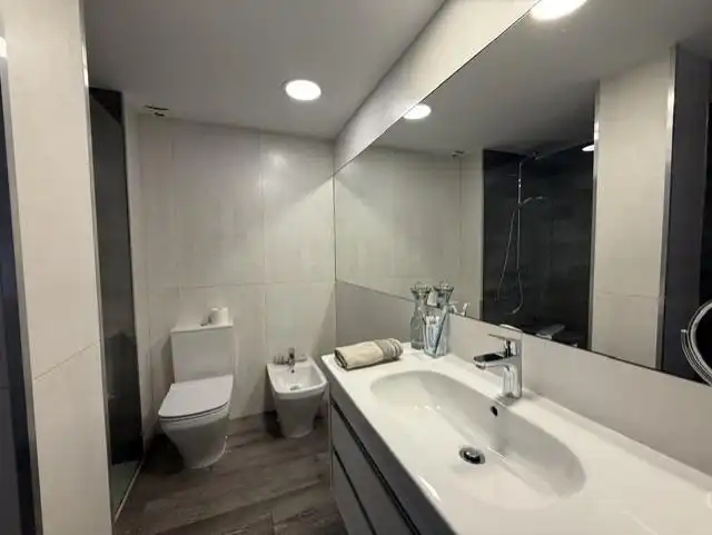 Baño de Piso en venta en Sabadell con Calefacción y Terraza