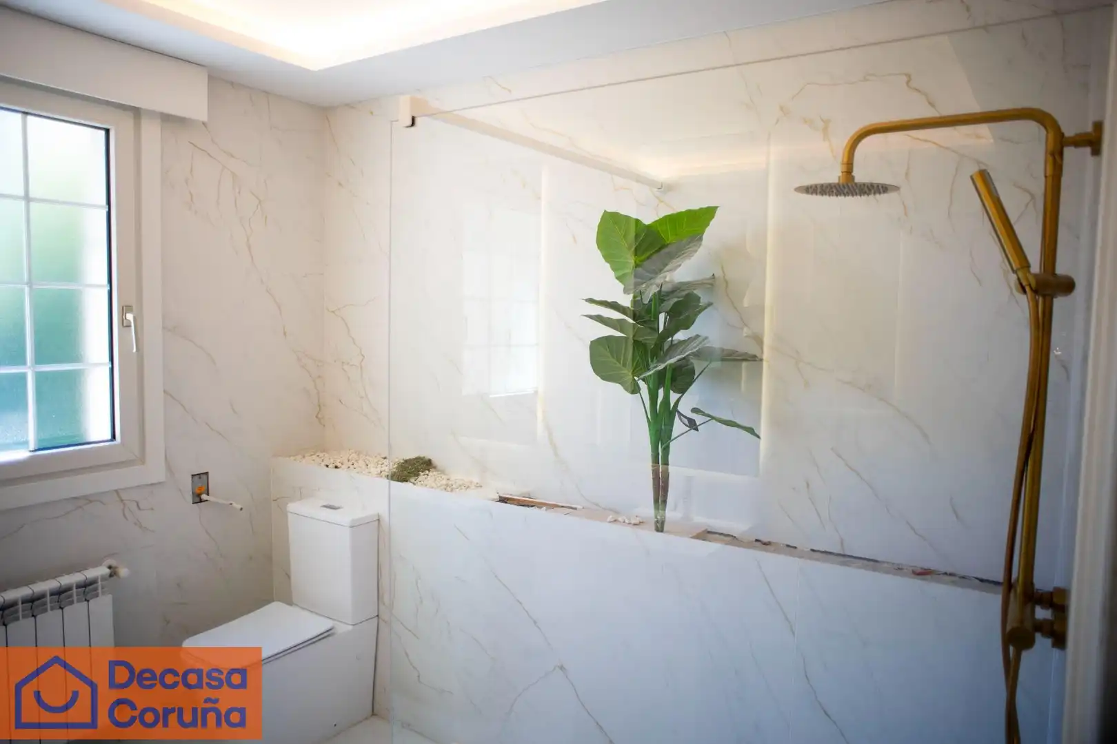 Bathroom of Houses for sale in A Coruña Capital   with Heating, Private garden and Terrace