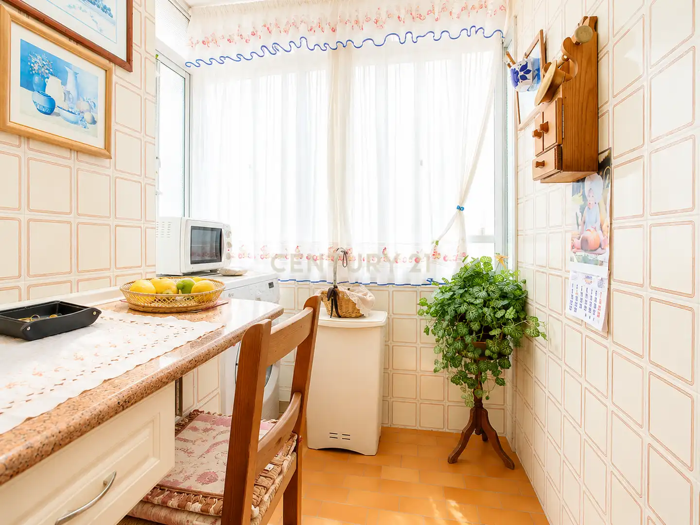 Cuina de Apartament en venda en Málaga amb Jardí privat, Traster i Microones