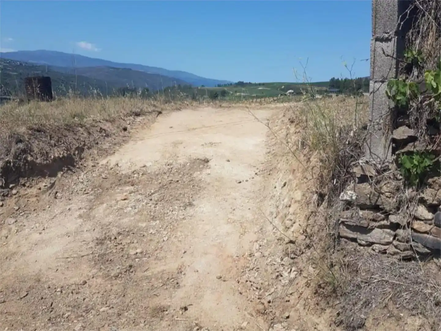 Casa adosada en venda en Petín amb Moblat