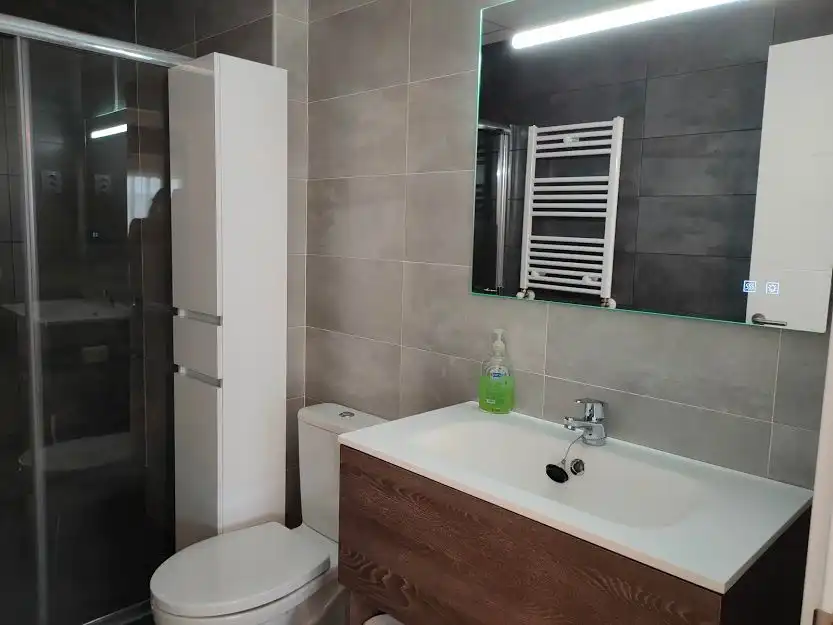 Baño de Planta baja de alquiler en Colmenar Viejo con Calefacción, Jardín privado y Terraza