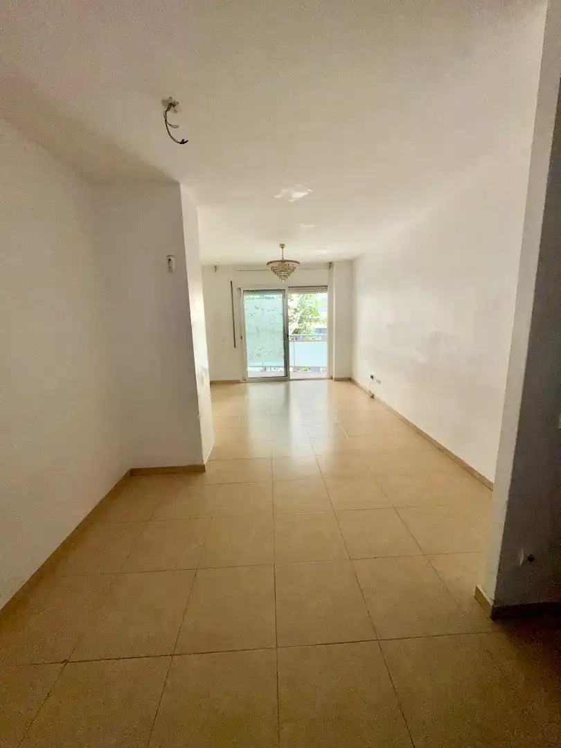 Sala d'estar de Pis en venda en Salt amb Alarma