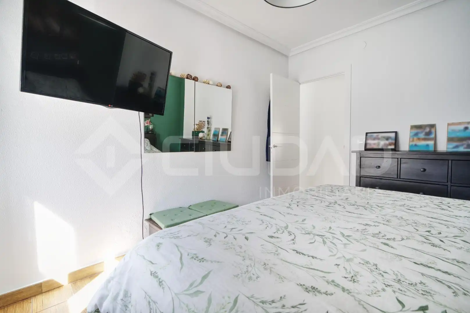 Bedroom of Flat for sale in San Juan de Aznalfarache  with Air Conditioner