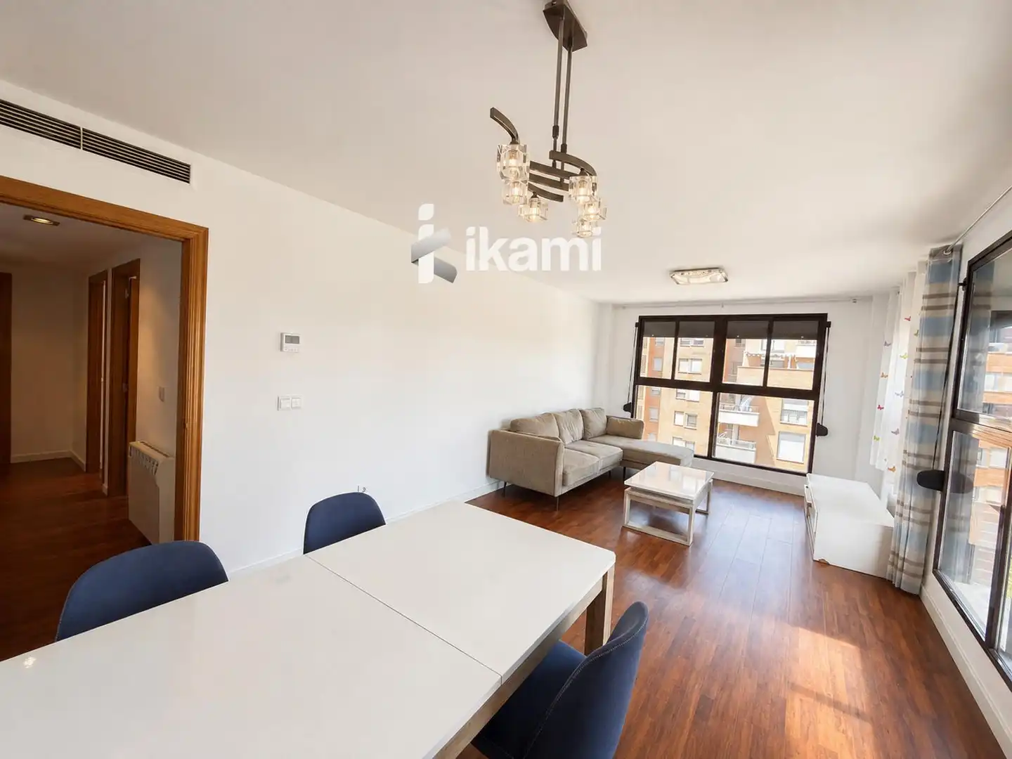 Vista exterior de Piso en venta en Valencia con Aire acondicionado, Terraza y Piscina