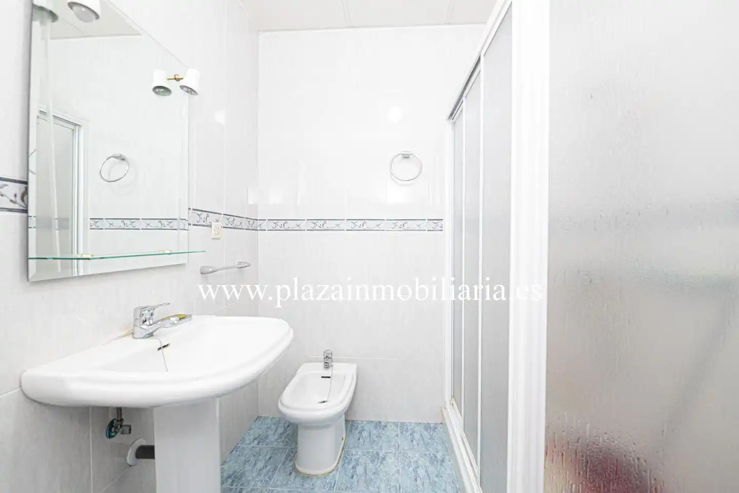 Bathroom of Flat for sale in Lucena  with Air Conditioner, Terrace and Balcony