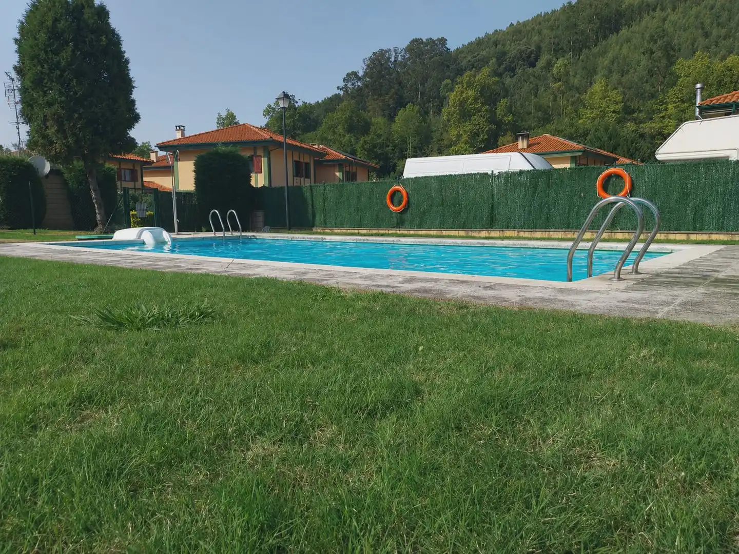 Piscina de Casa o chalet en venta en Castro-Urdiales con Calefacción, Jardín privado y Terraza