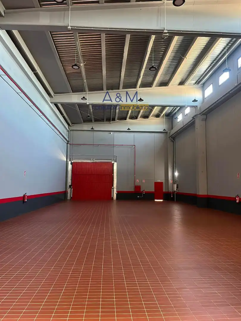 Nau industrial en venda en Valladolid amb Calefacció i Alarma