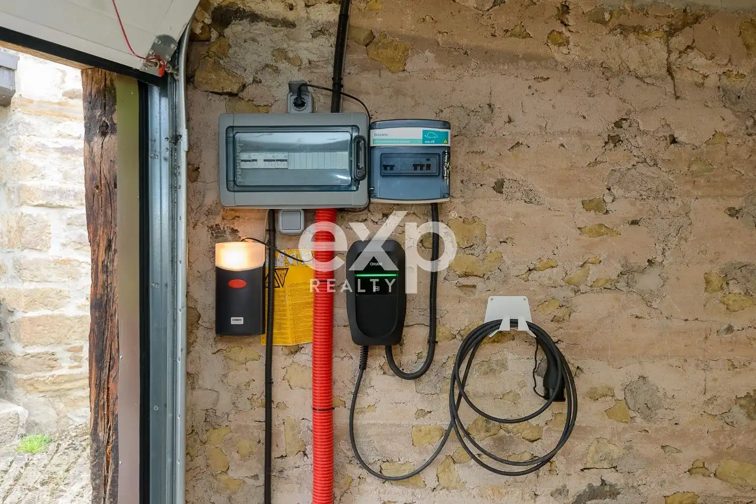 Aparcament de Casa o xalet en venda en Lena amb Calefacció, Jardí privat i Terrassa