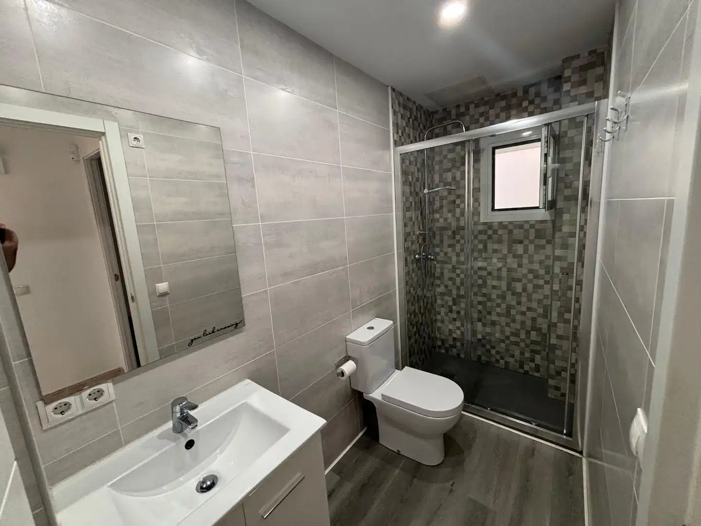 Badezimmer von Wohnung zur Miete in Marratxí mit Klimaanlage