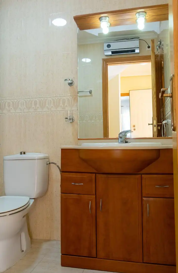 Bany de Casa adosada en venda en Orihuela amb Aire condicionat, Calefacció i Jardí privat