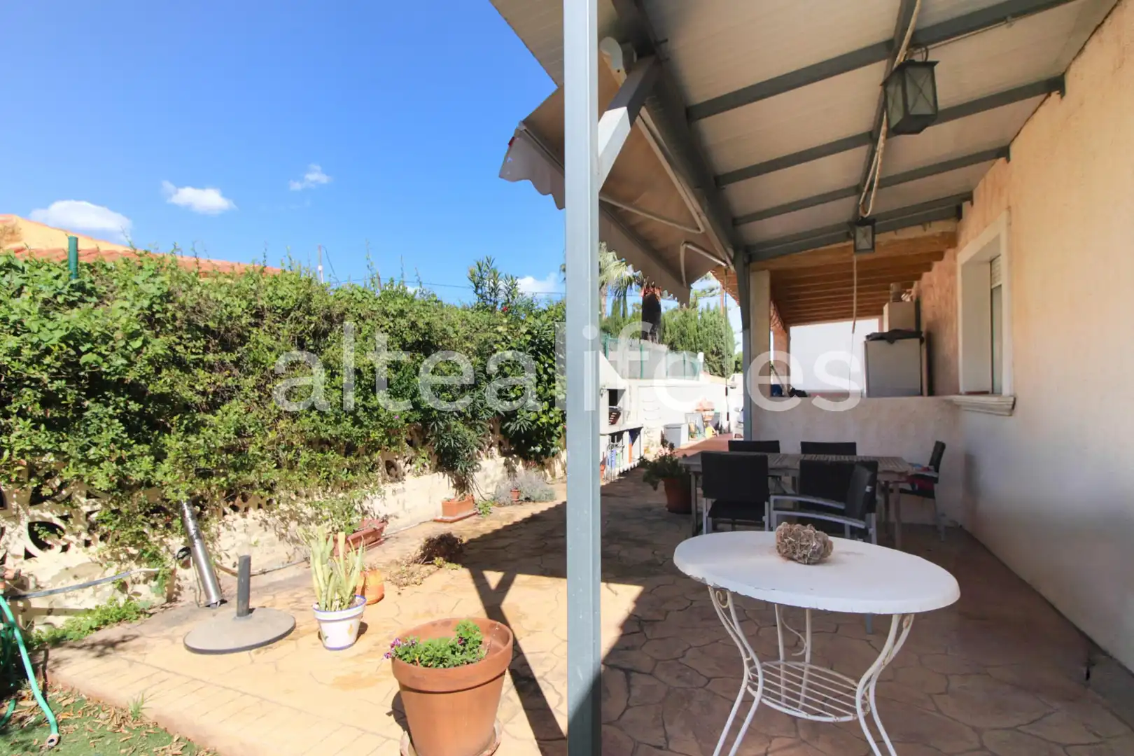 Vista exterior de Casa o chalet en venta en La Nucia con Aire acondicionado, Calefacción y Jardín privado