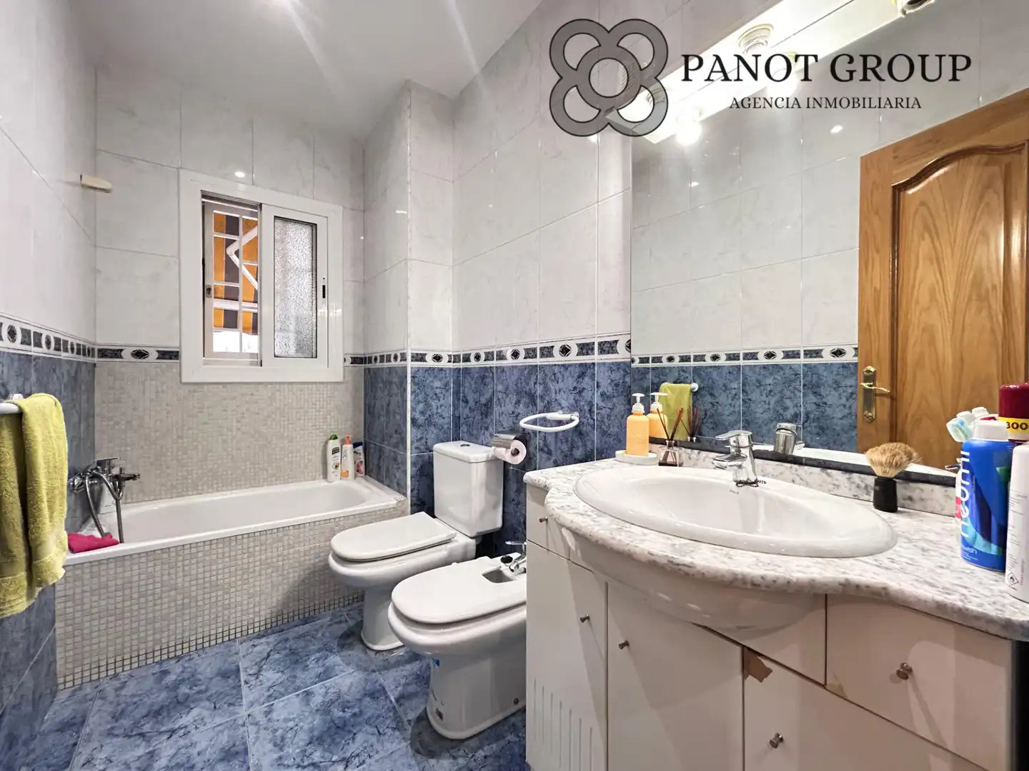 Bathroom of Flat for sale in Barcelona  with Terrace and Furnished