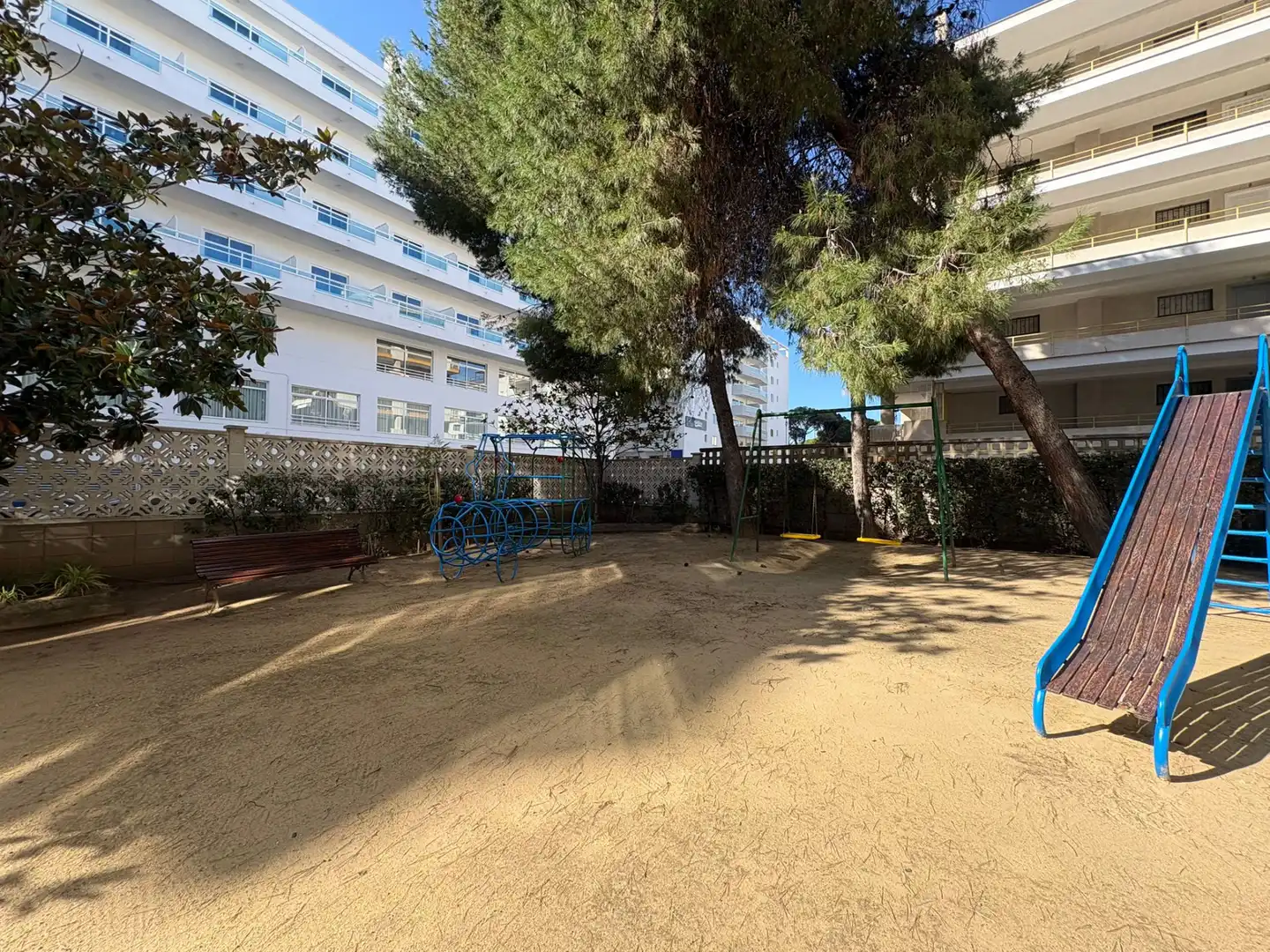 Parkplatz von Wohnung zum Verkauf in Salou mit Klimaanlage, Heizung und Terrasse
