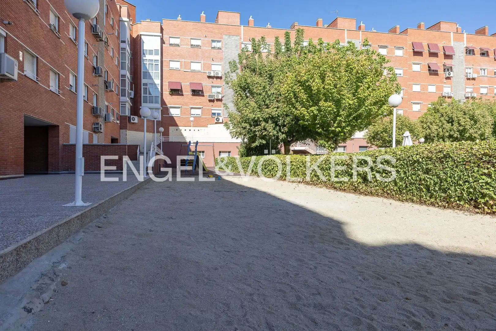 Vista exterior de Piso en venta en Madrid con Aire acondicionado, Calefacción y Piscina