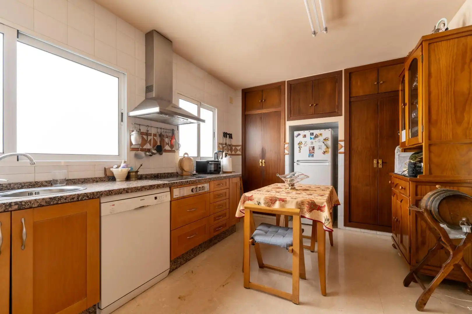 Küche von Wohnung zum Verkauf in Córdoba mit Klimaanlage, Heizung und Abstellraum