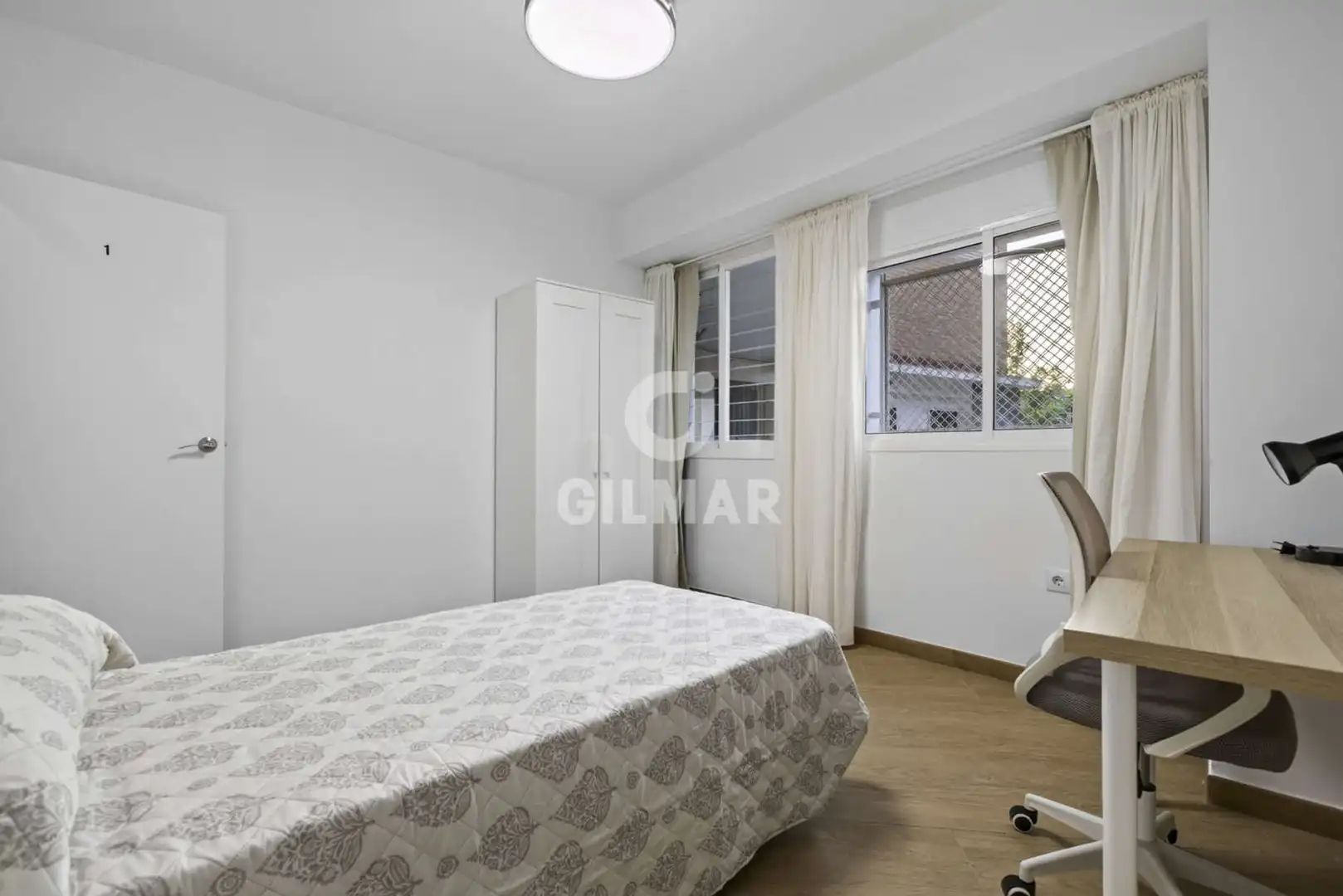 Habitación de Piso en venta en Sevilla con Calefacción y Jardín privado