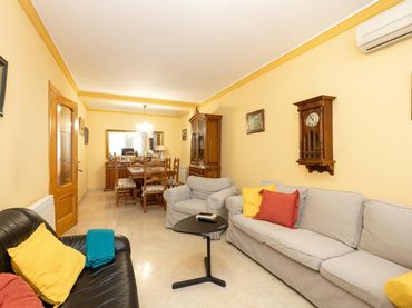 Adosado con balcón en venta en Avenida de Murcia 15