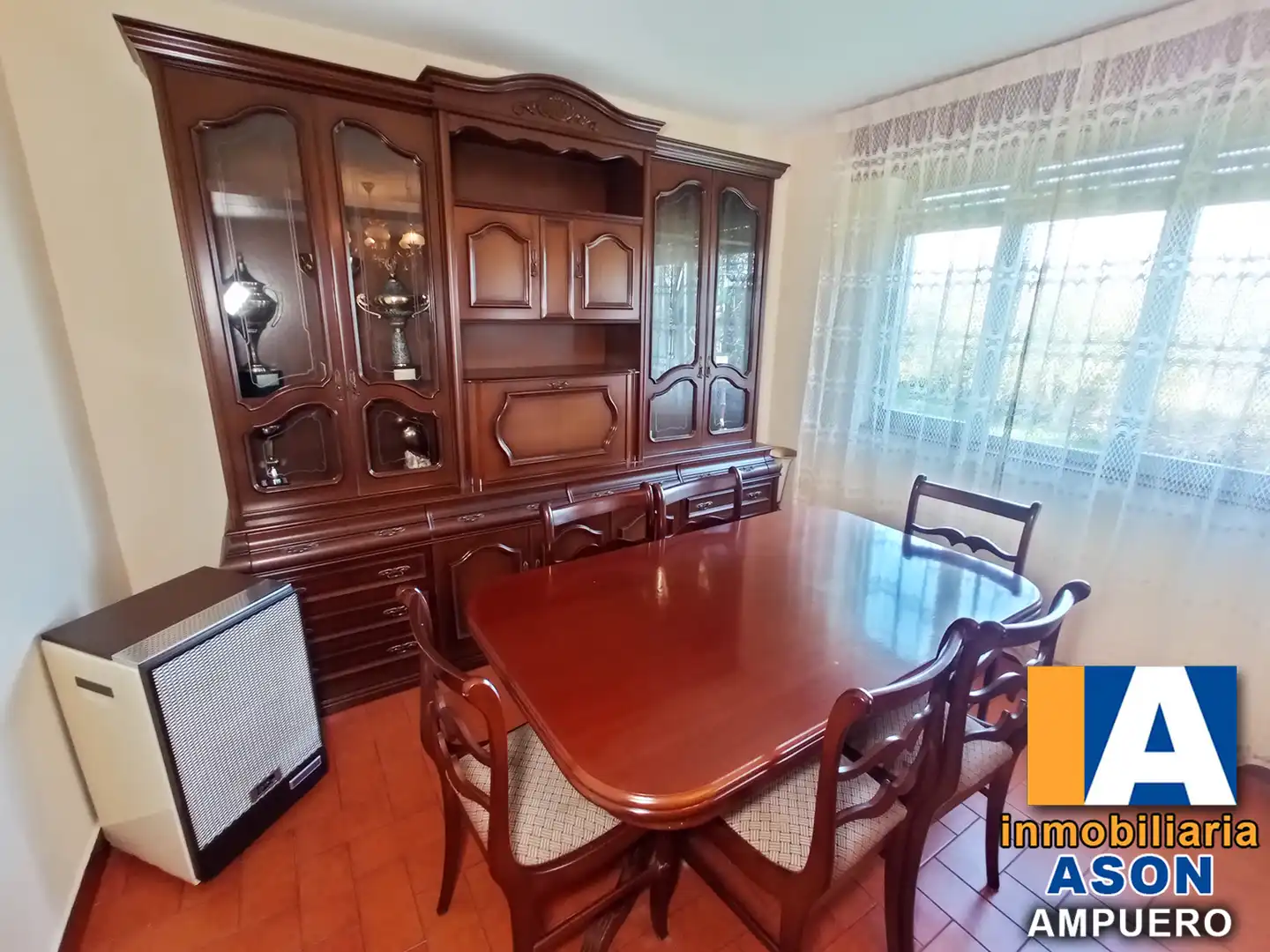 Comedor de Casa o chalet en venta en Ampuero con Jardín privado, Terraza y Amueblado