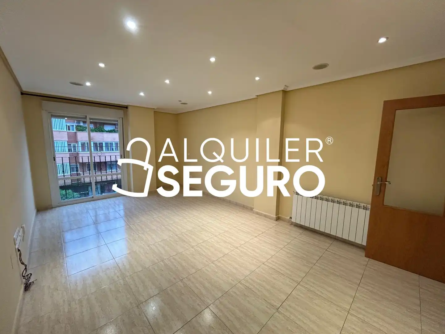 Piso con ascensor en alquiler en Comprension