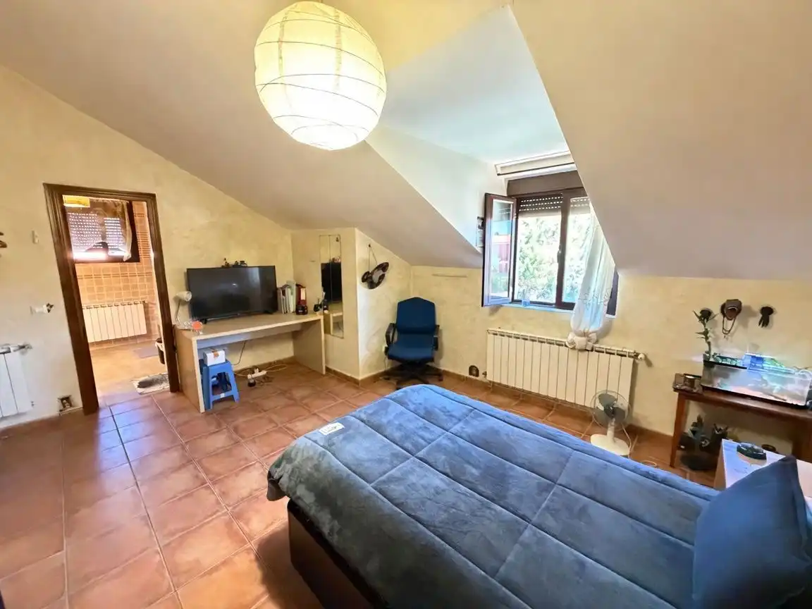 Habitación de Casa o chalet en venta en Chiloeches con Aire acondicionado, Calefacción y Jardín privado