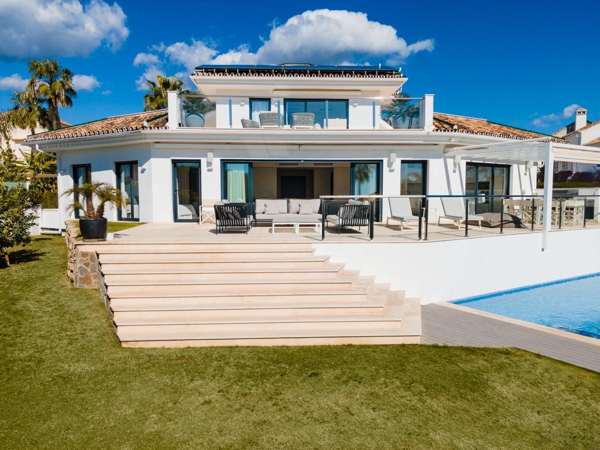Exterior view of House or chalet for sale in Marbella  with Air Conditioner, Parquet flooring and Terrace