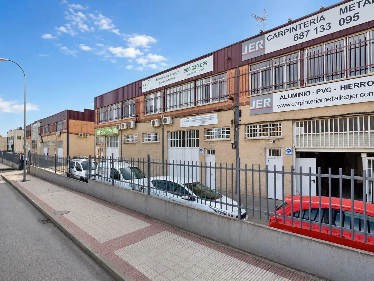 Außenansicht von Fabrikhallen zur Miete in Madrid