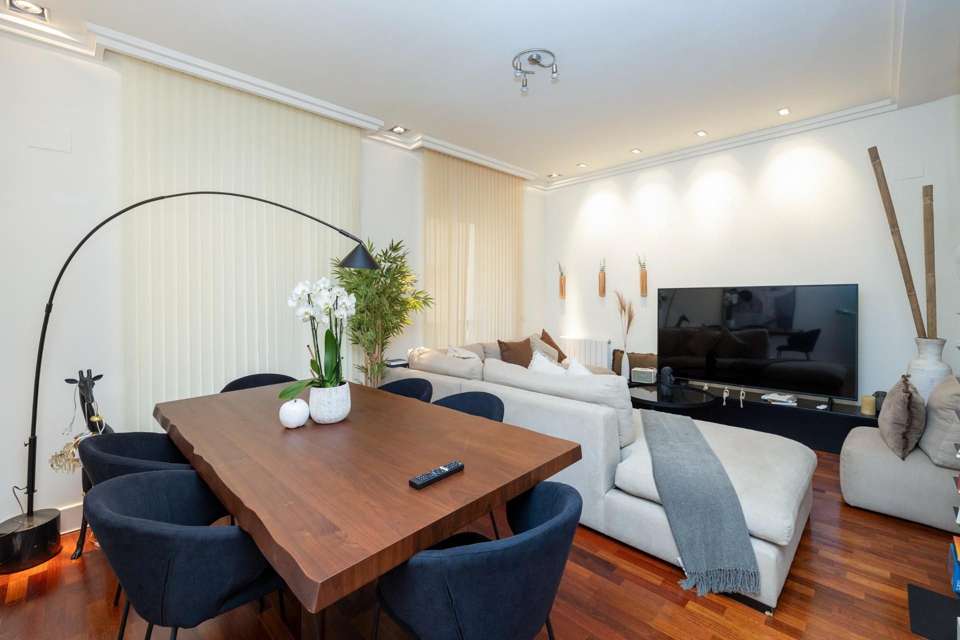 Living room of Flat to rent in  Granada Capital  with Heating and Balcony