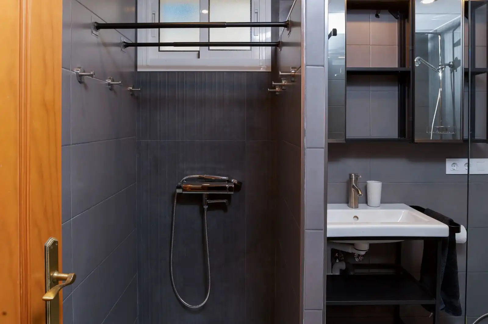 Baño de Piso en venta en Tarifa con Aire acondicionado, Amueblado y Horno