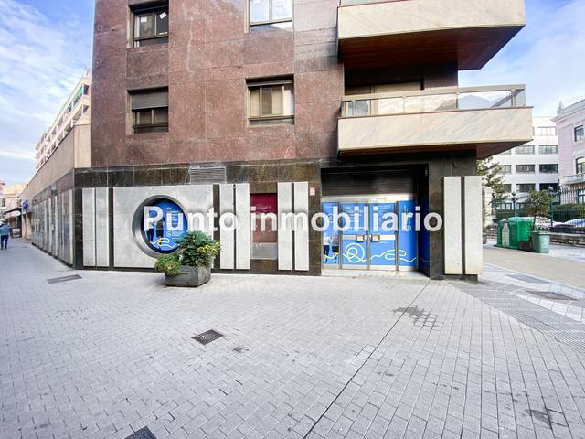 Local comercial en Venta en Calle Menéndez Pelayo, 4 en Centro