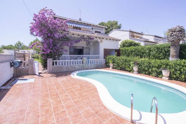 Casa-chalet en Venta en Els Masos - Els Garrofers