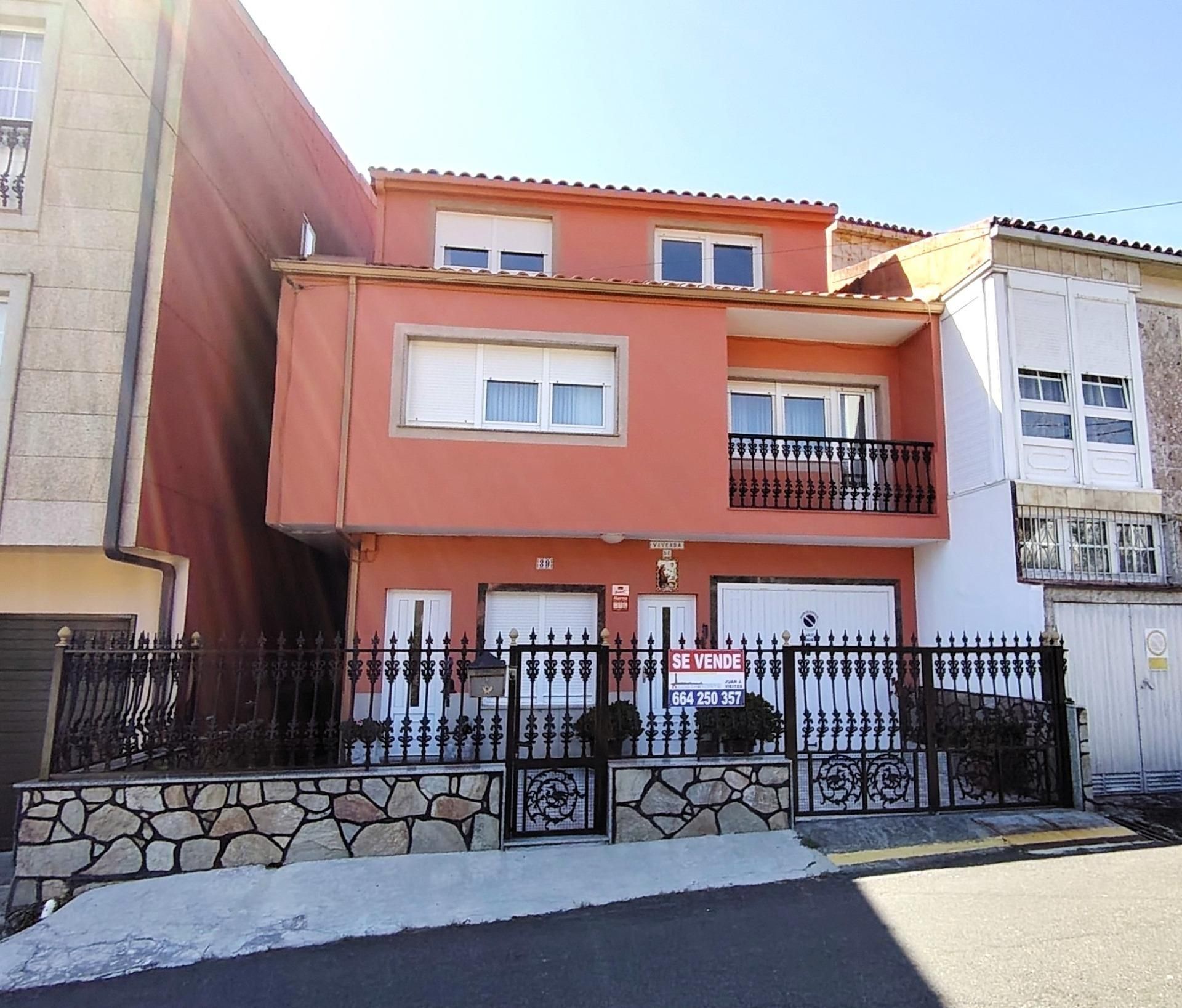 Exterior view of House or chalet for sale in Cee  with Heating, Private garden and Terrace