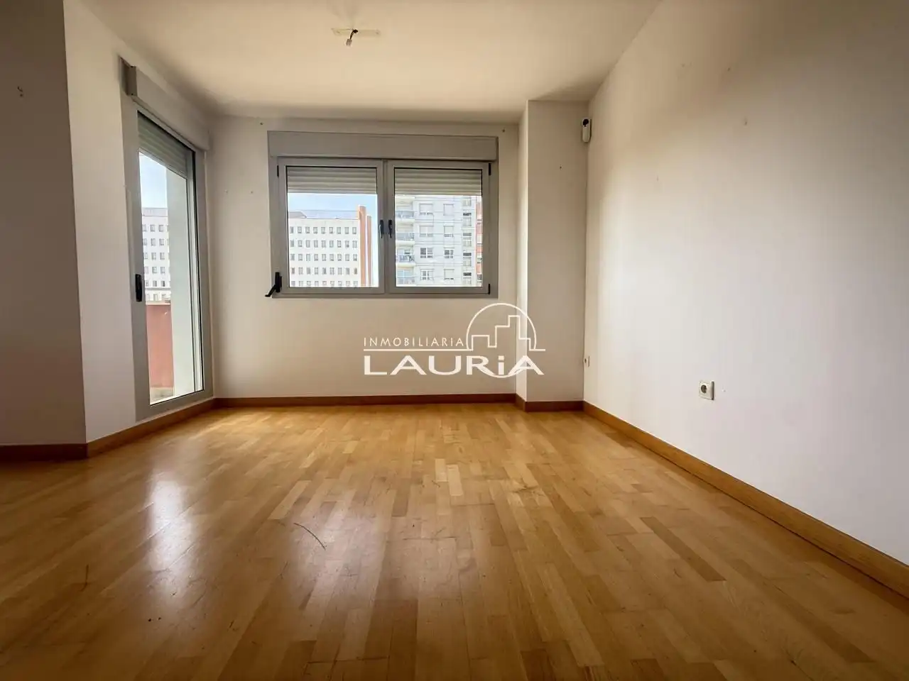 Exterior view of Flat for sale in Burjassot  with Air Conditioner, Heating and Private garden