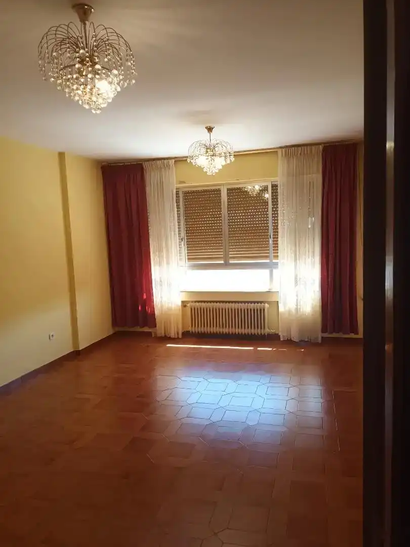 Sala d'estar de Pis en venda en Ponferrada amb Jardí privat, Traster i Rentadora