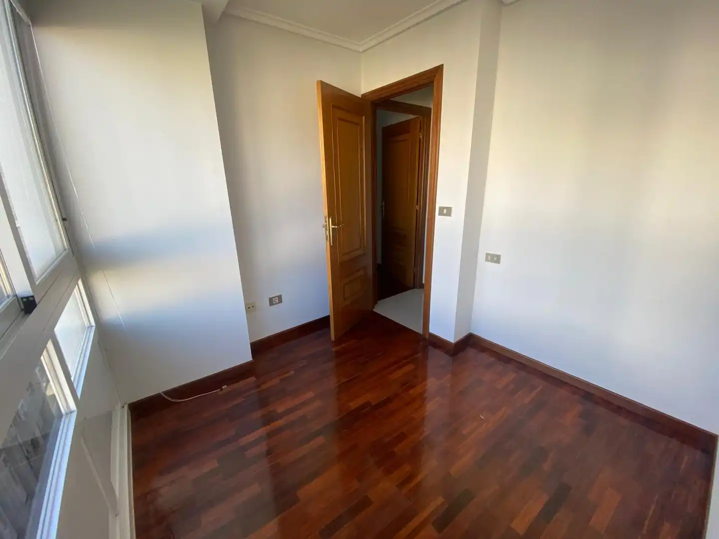 Schlafzimmer von Wohnungen zur Miete in O Carballiño   mit Parkett, Ofen und Waschmaschine