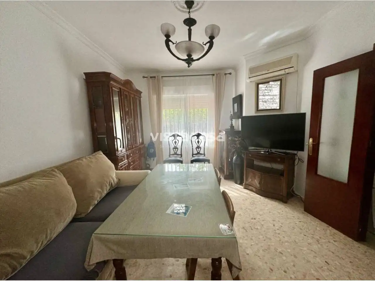 Sala d'estar de Casa adosada en venda en El Viso del Alcor amb Aire condicionat, Calefacció i Terrassa