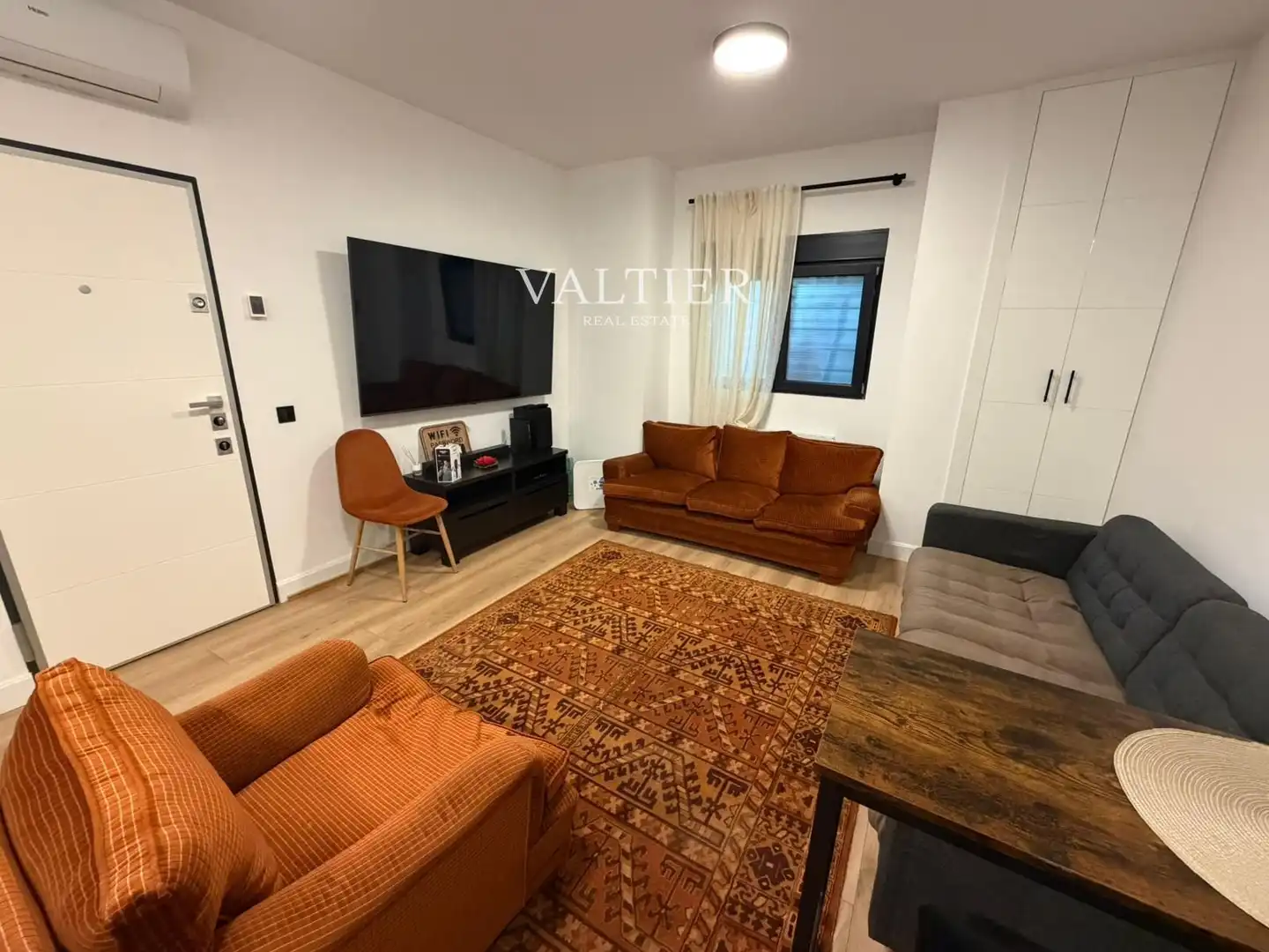 Apartamento de alquiler en  Madrid Capital con Trastero y Amueblado